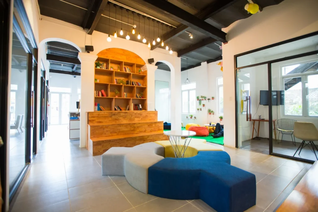 Retail & Distribution